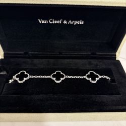 *BEST OFFER* Van Cleef Bracelet