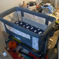 Bassinet With Drop Side