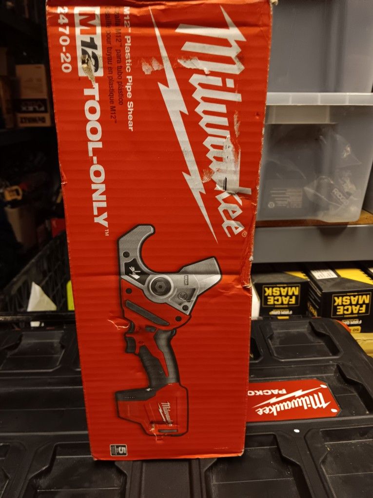 Milwaukee M12 Plastic Pipe Shear. Tool-Only
