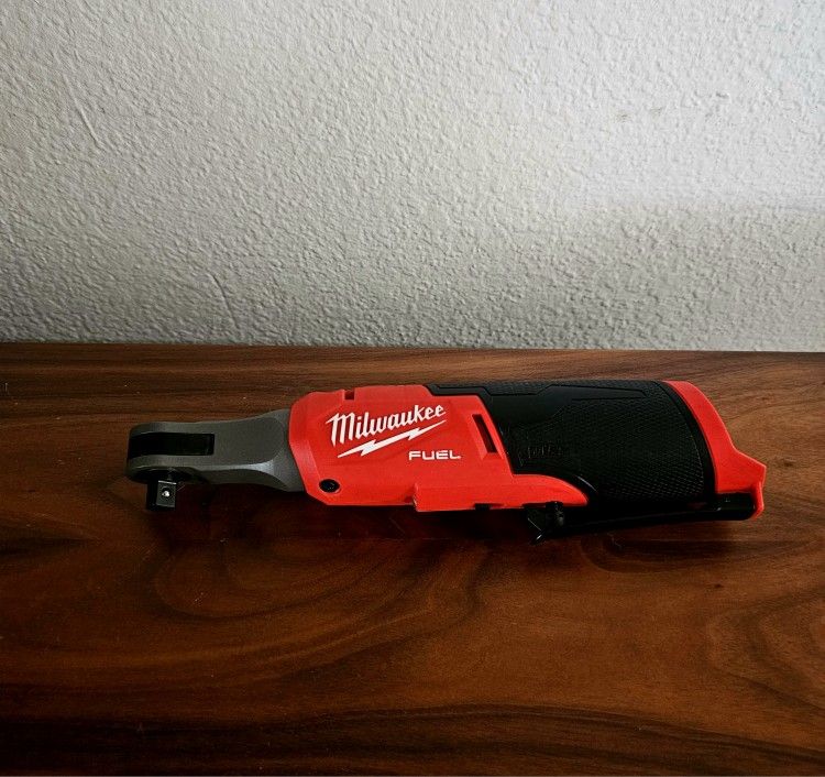 MILWAUKEE M12 FUEL 3/8 RATCHET