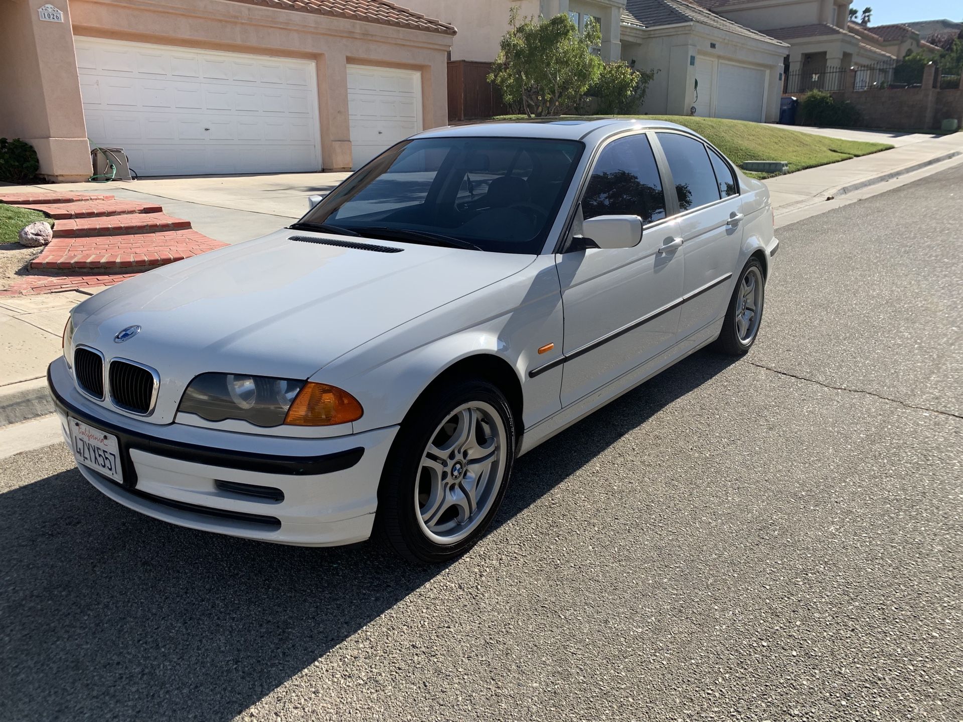 1999 BMW 323i