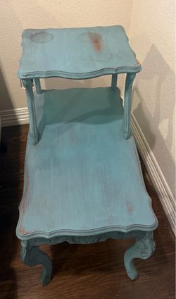 Corner table