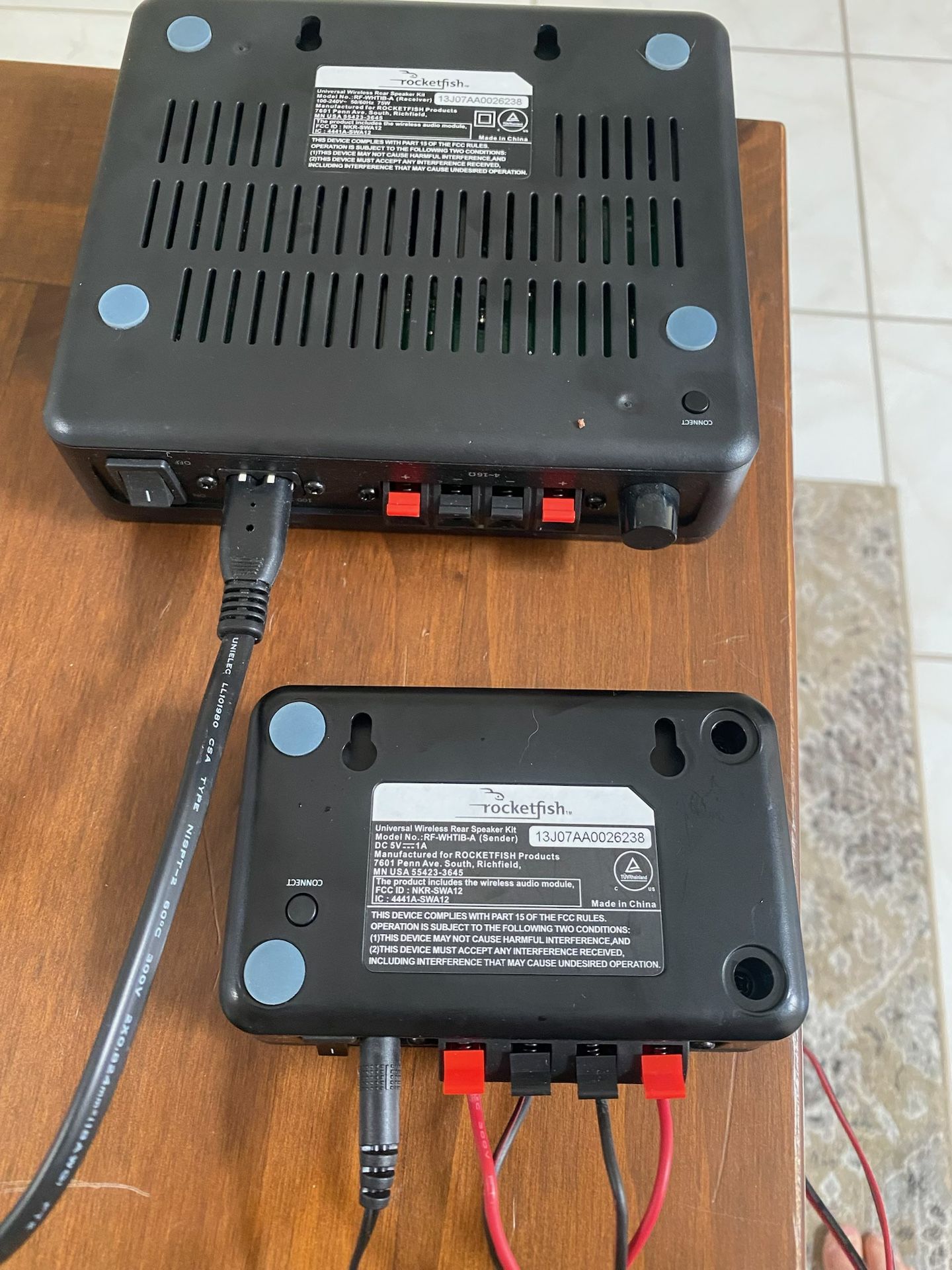Rocketfish Universal Wireless Rear Speaker Kit – Model RF-WHTIB