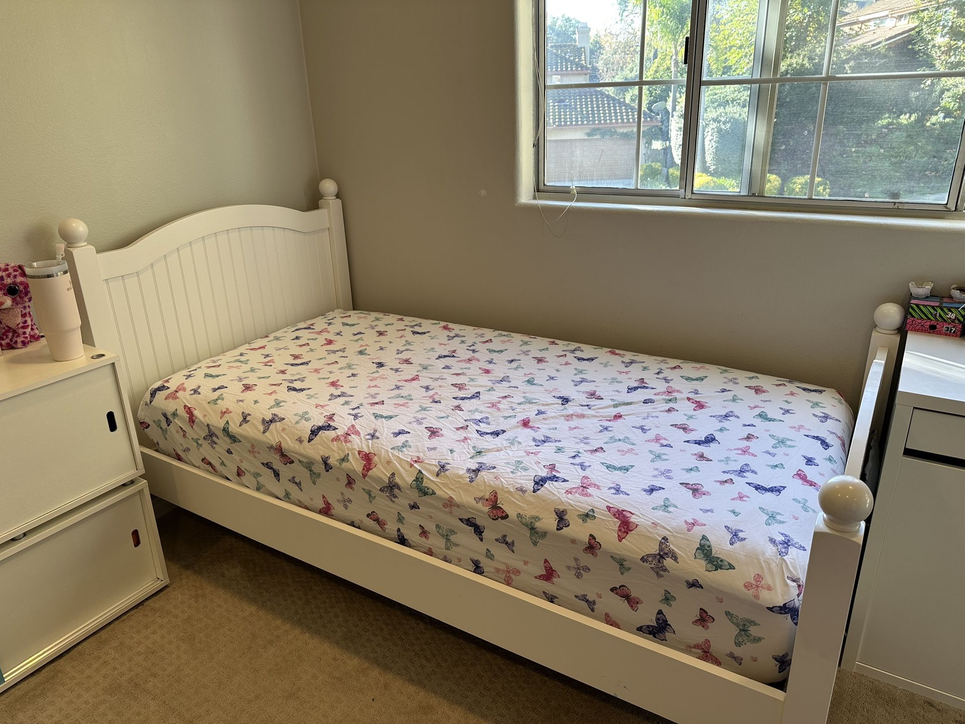 Pottery Barn twin Bed