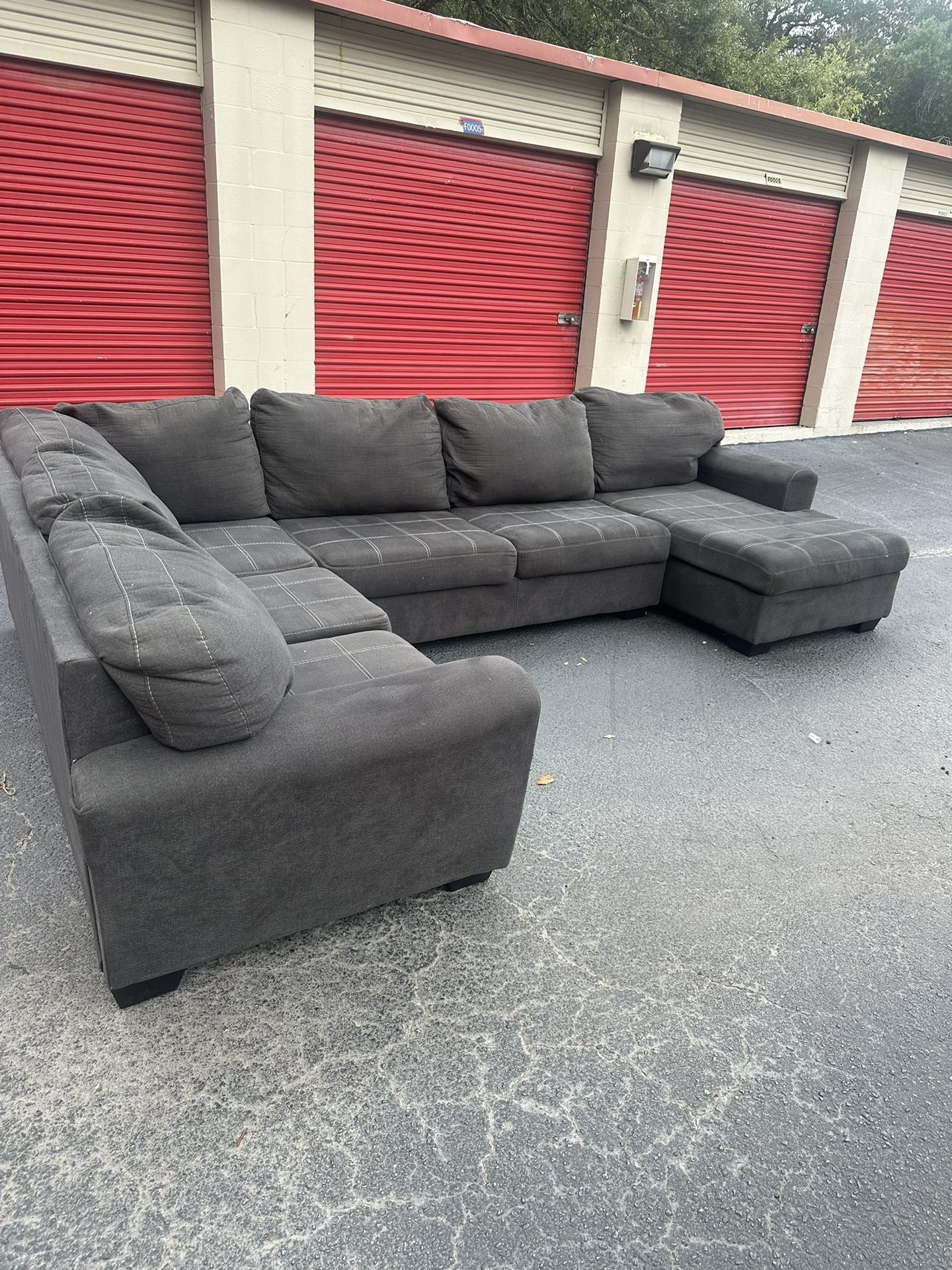 Sectional Couch 🔥