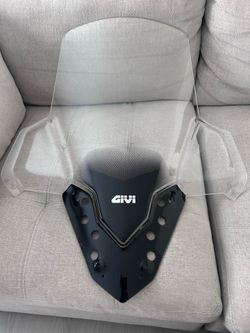 Xmax 300 Windshield - Givi - 2023-2024