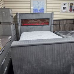 Gray Velvet Bed Frame with Electric Fireplace Queen 🚚WE DELIVER🚚