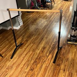 Ballet barre – free (or for a dark chocolate bar 🍫)