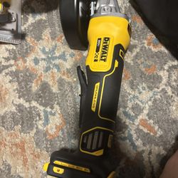 5” Grinder Dewalt 