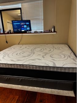 Queen mattress w/ bottom box