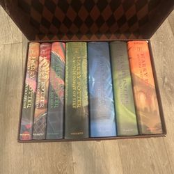 Harry Potter Hardcover Boxed Set: Books 1-7 (Trunk) (Hardcover)
