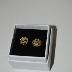 10k Nugget Earring 