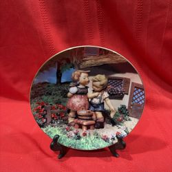 Vintage Hummel Plate 8" Danbury Mint “Squeaky Clean” Little Companions
