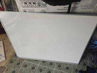 Large dry-erase board (4' x 3')