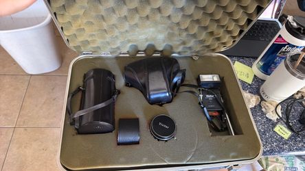 Complete Vintage Minolta SLR Film Camera Kit w/ 2 Lenses, Flash & Hard Case