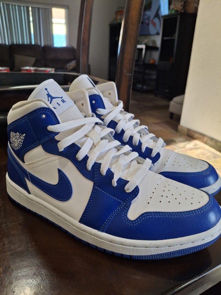Jordan 1 Mid