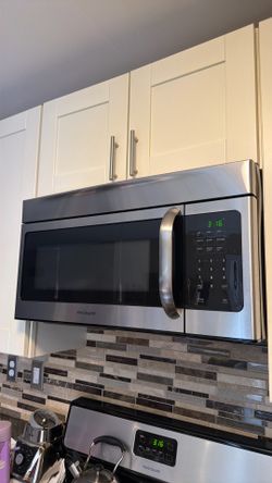 Frigidaire Over-the-Range Microwave – Stainless Steel