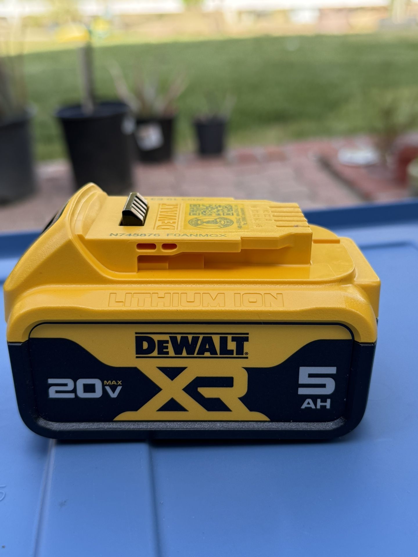 20V MAX Premium Lithium-Ion 5.0Ah Battery