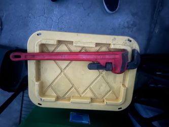 Pipe wrench