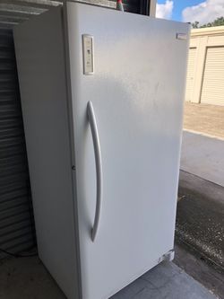 Frigidaire stand up freezer