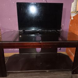 32In TV w/ STAND NOT FREE Give Me A Offer For Both