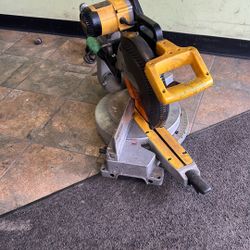 Dewalt DW708 15amp Corded 12-inch Double Beveled Sliding Compound Miter Saw