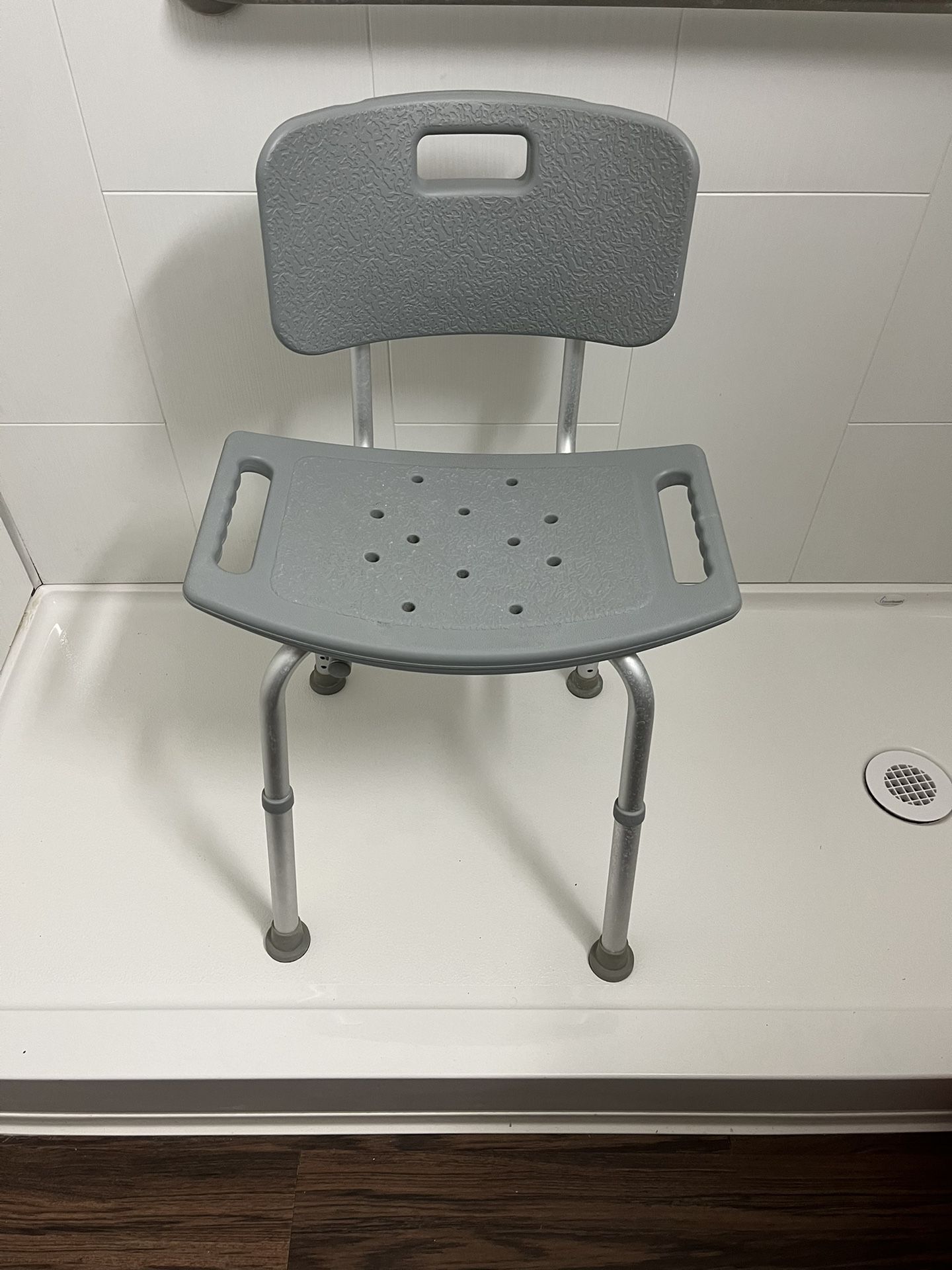 Gray Bathtub Chair