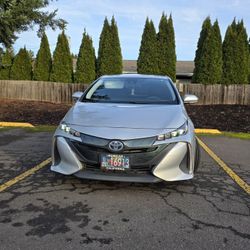 2017 Toyota Prius Prime – Excellent MPG, Well Maintained