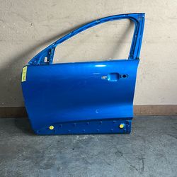 (314) 20-23 Ford Escape Left Front Door 2020 2021 2022 2023