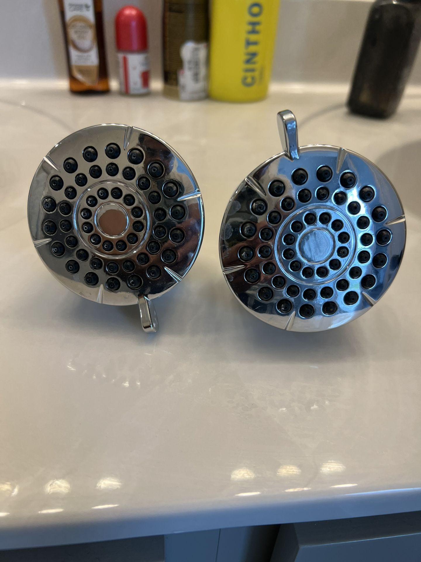 2 Shower Heads
