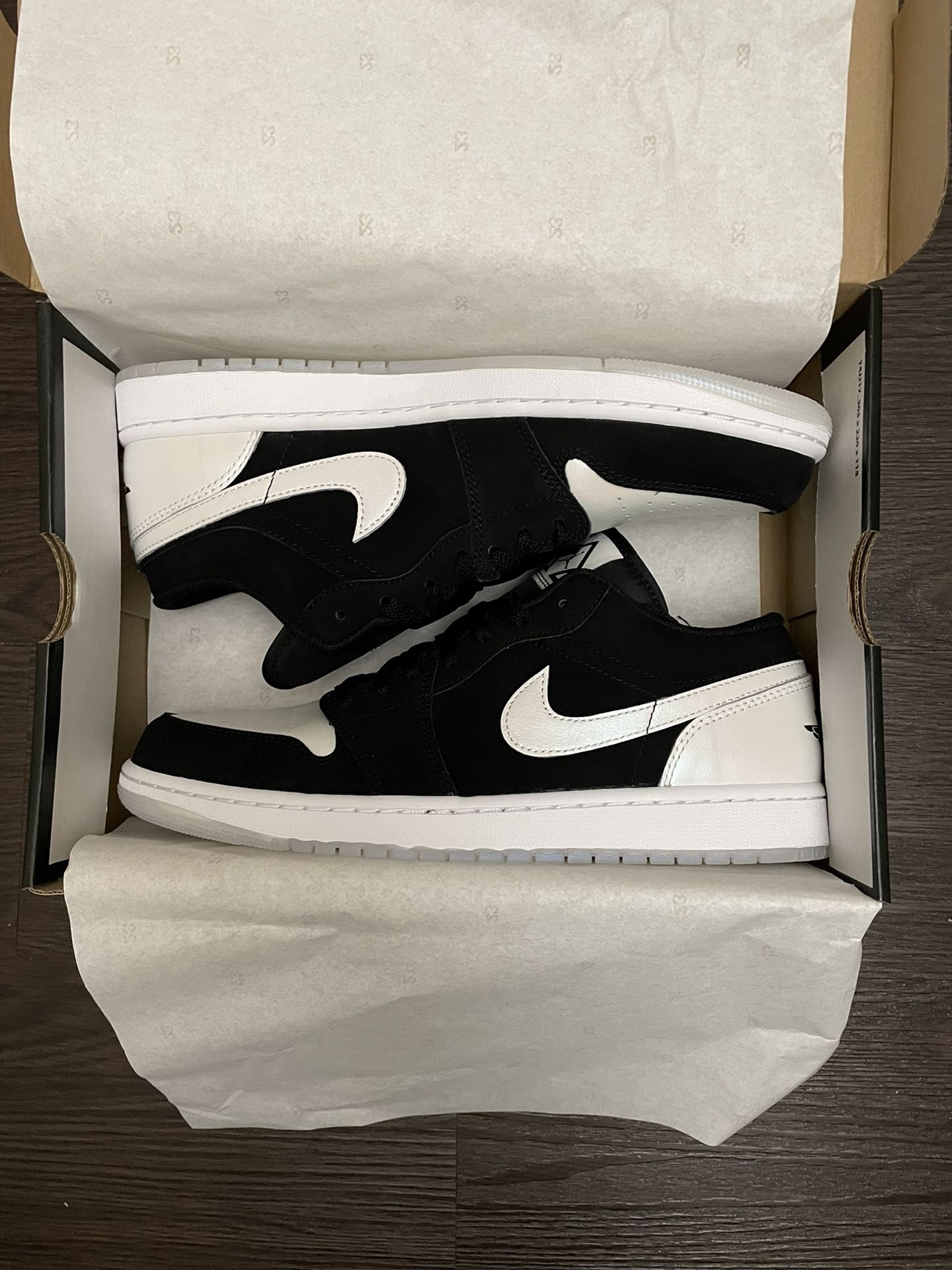 Nike Air Jordan Low SE Diamond Shorts, Black White Men's Size