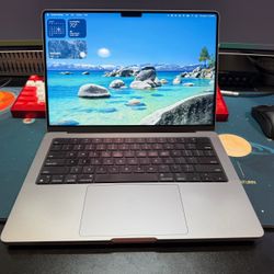 Macbook pro 14. 32gb RAM, 1TB SSD