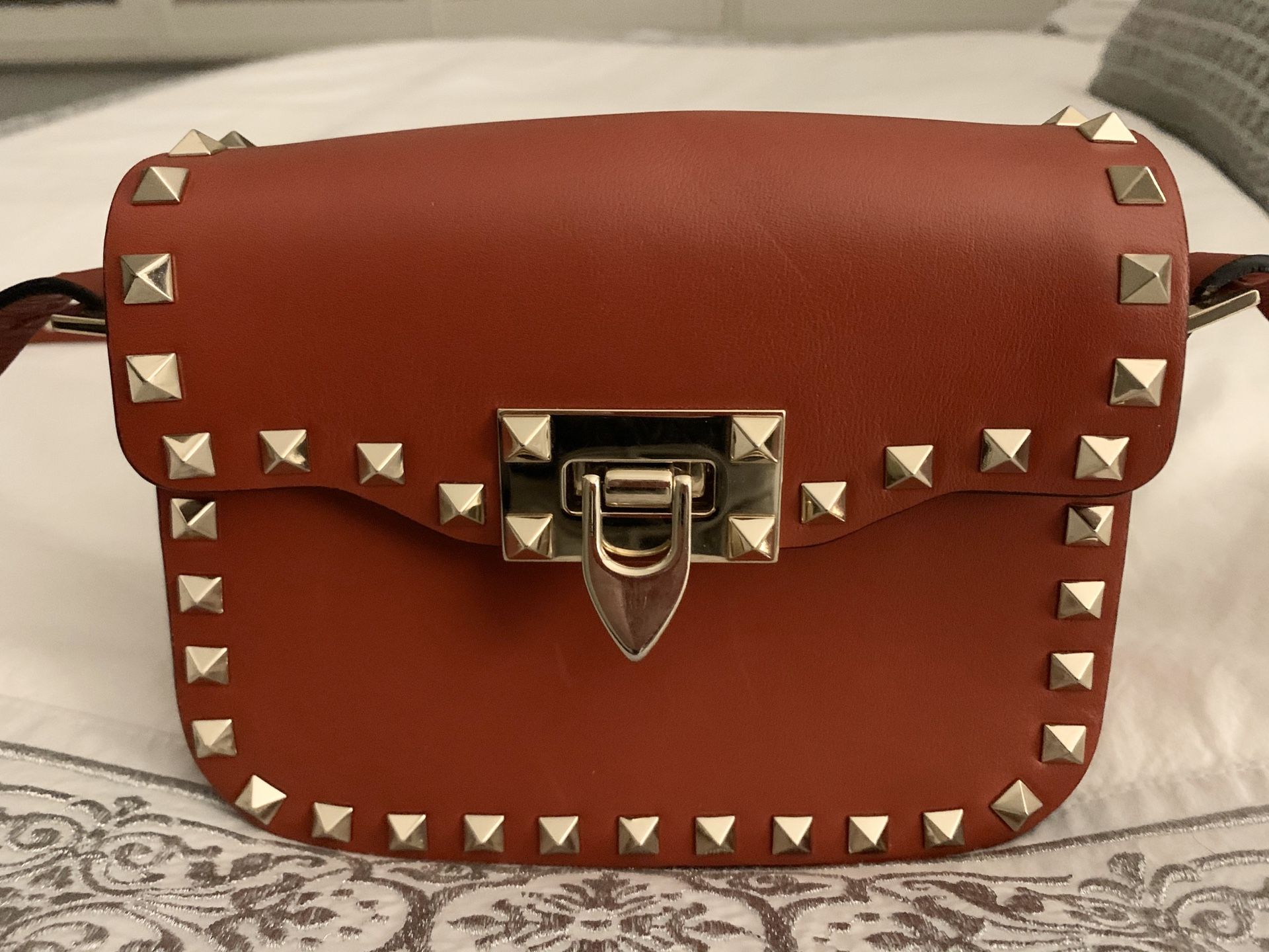 Authentic Valentino Garavani crossbody bag-Red