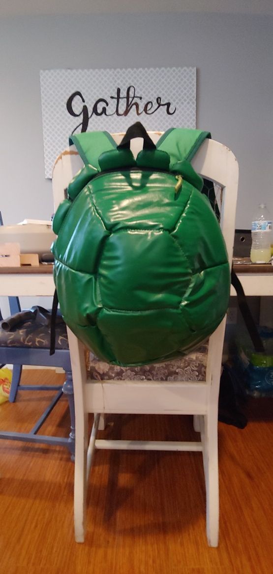 Like new Ninja turtle back pack