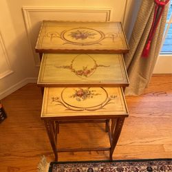 3  Nest Tables Vintage 