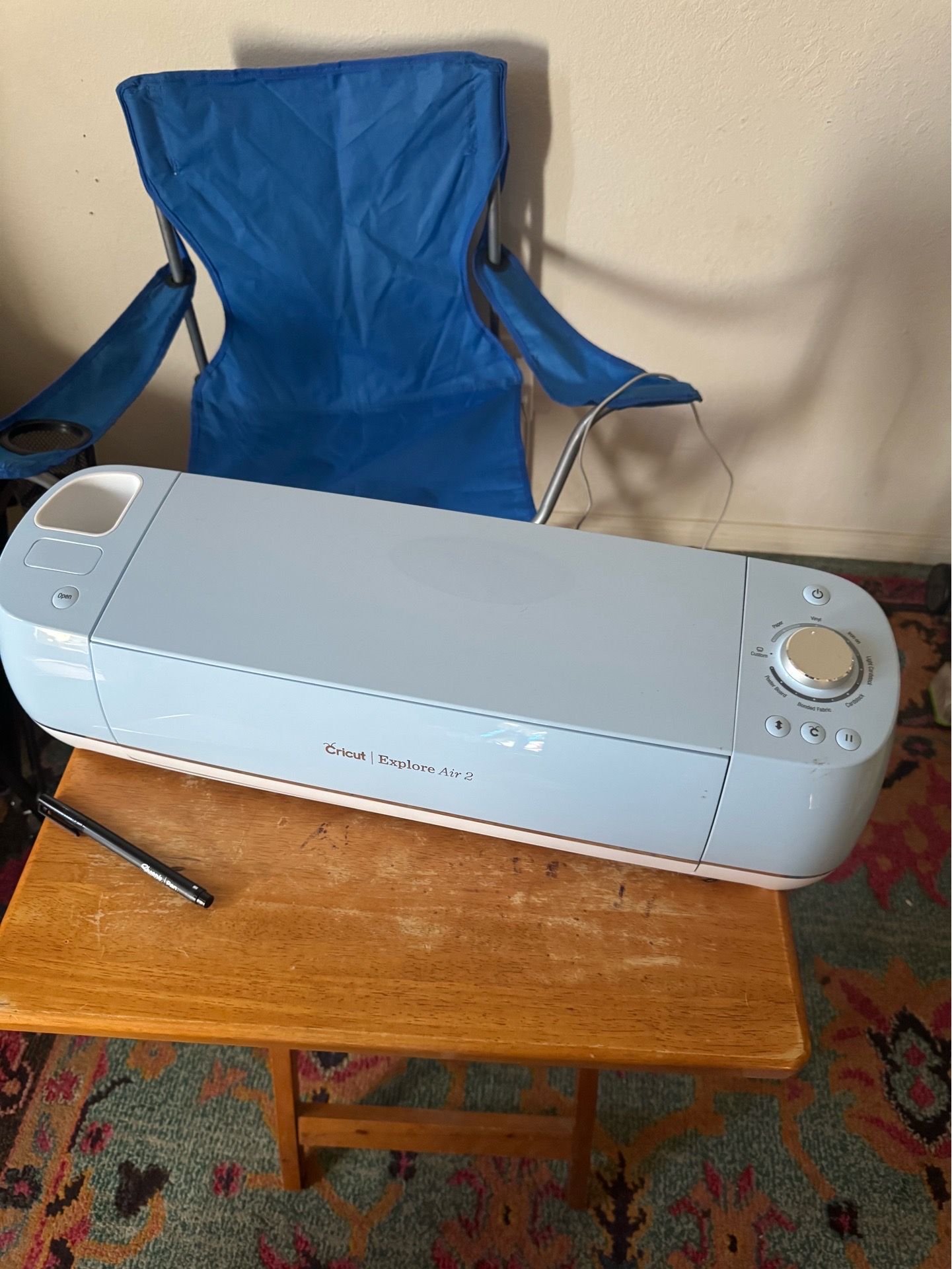 Cricut explore air 2 with vinyl and extras