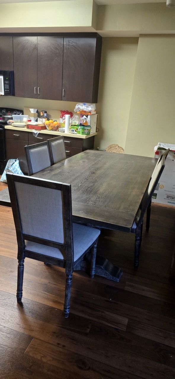 Dining Table And  Chairs 