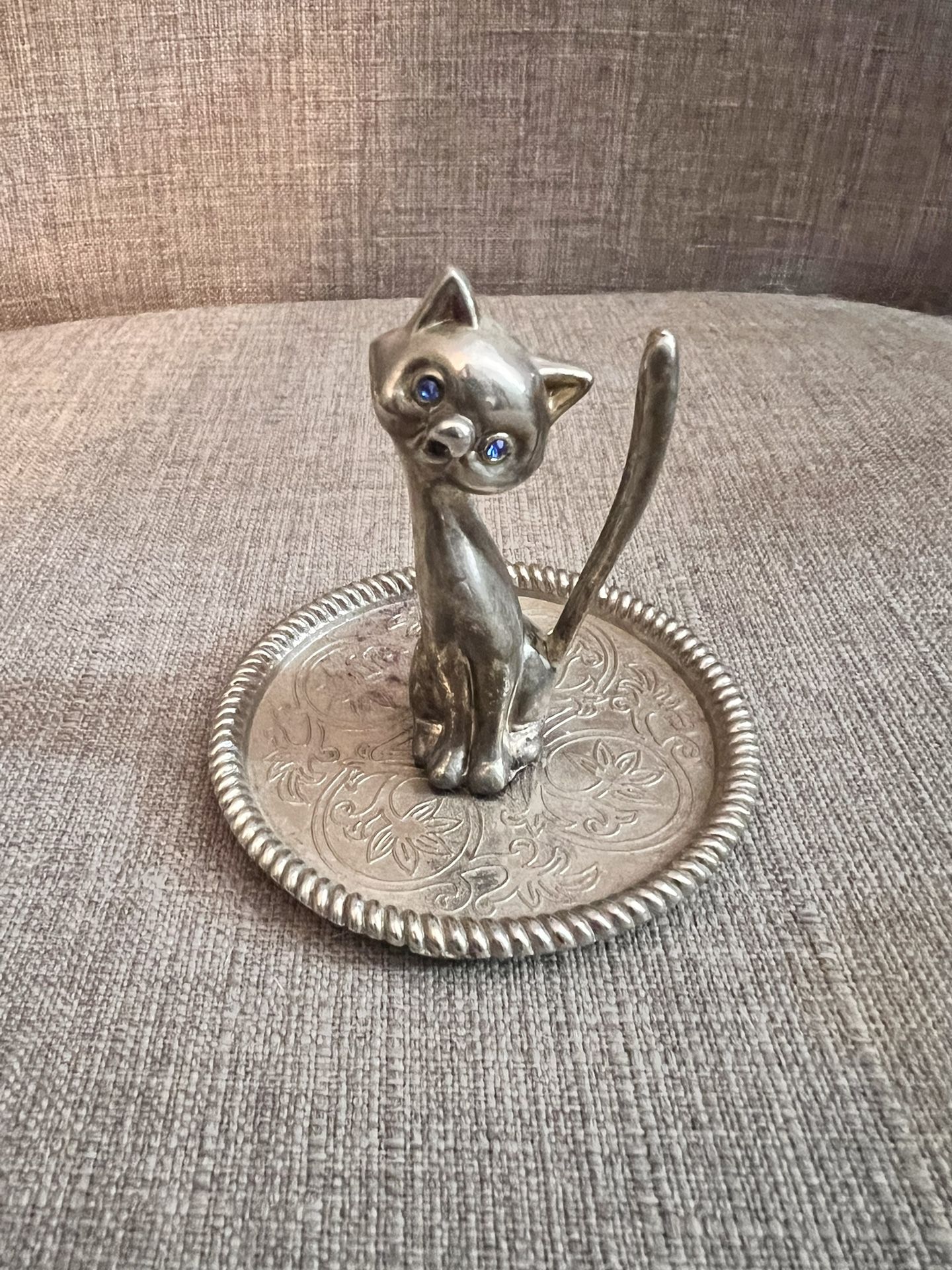 Vintage Silver Siamese Cat Blue Jeweled Eyes Ring Jewelry Stand Holder Tray