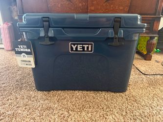 Yeti Tundra 35 Hard Cooler Navy