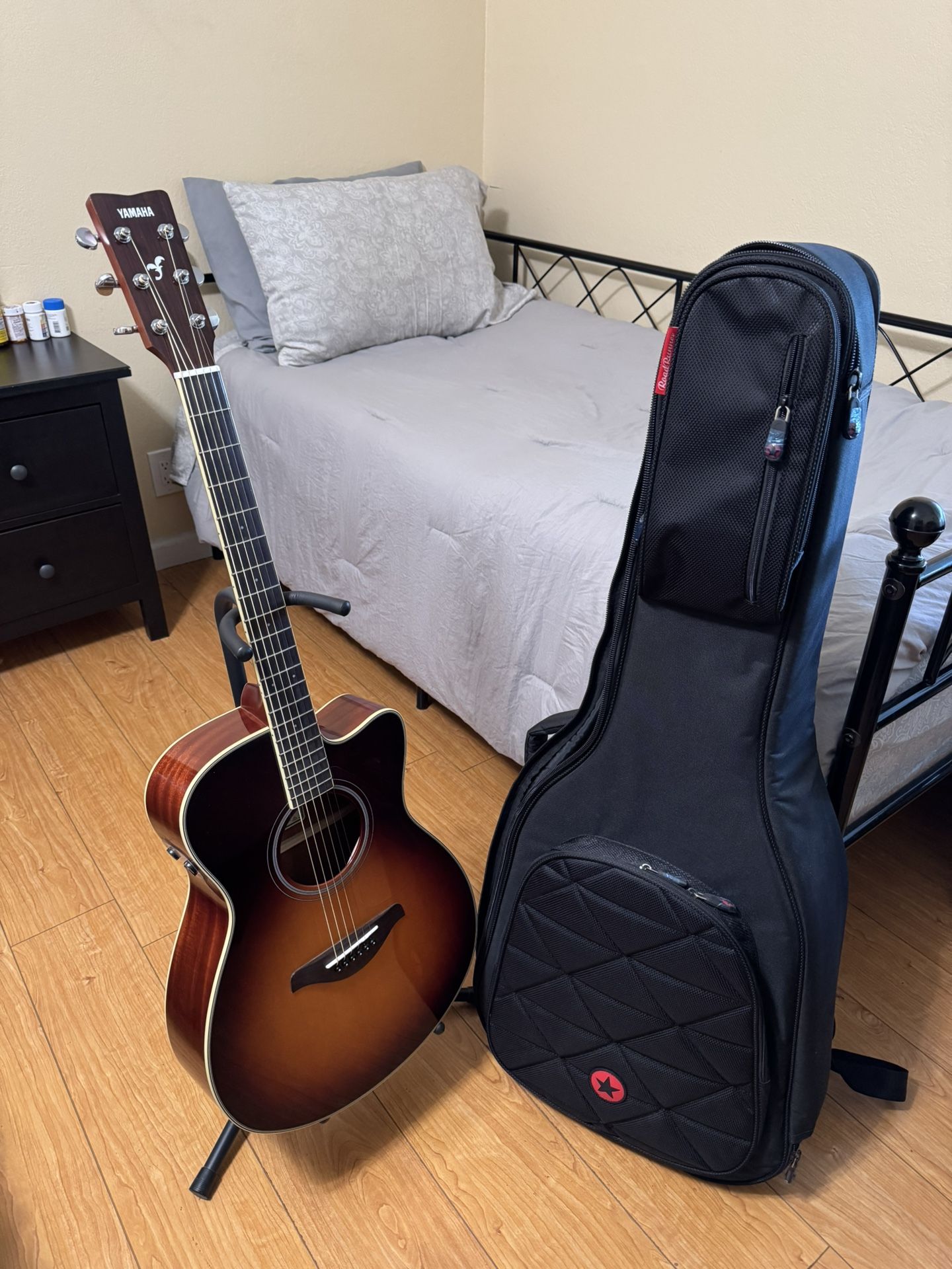 Yamaha Transacoustics Guitar w/case and stand
