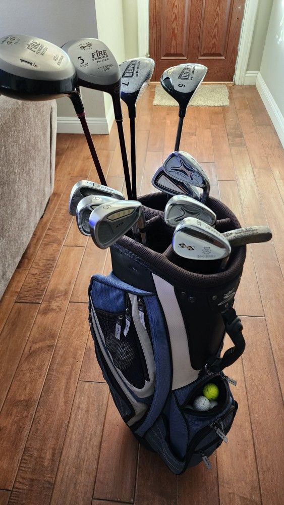 Golf clubs set