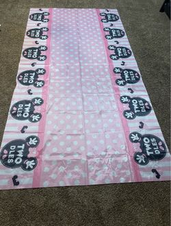 Minnie “two doles” table cloth