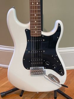 Fender Modern Player Stratocaster HSS Guitar