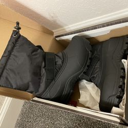 Boys Snow Boots * New *