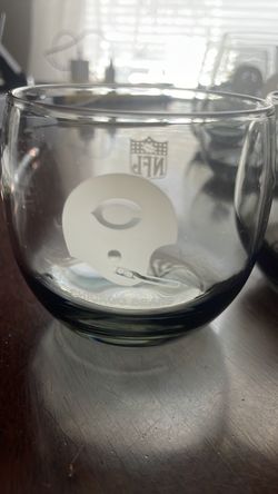 Lot of 8 Vintage Chicago Bears NFL Glasses