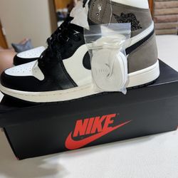Air Jordan 1 Retro High OG  Mocha Men’s Size 9