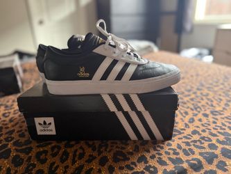 Men’s Adidas size 11