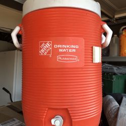 Rubbermaid Home Depot Beverage Cooler Dispenser
