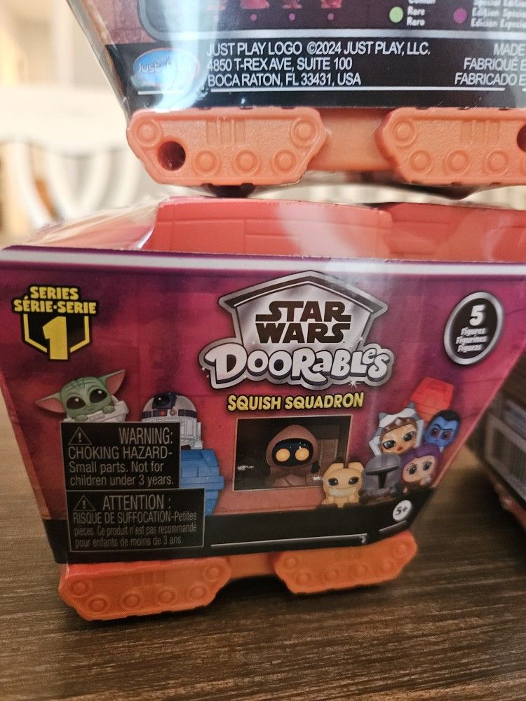 Star Wars Doorables Series 1 - Sandcrawler w Five Figures Inside - Lot Of Four So Total 20 Figures