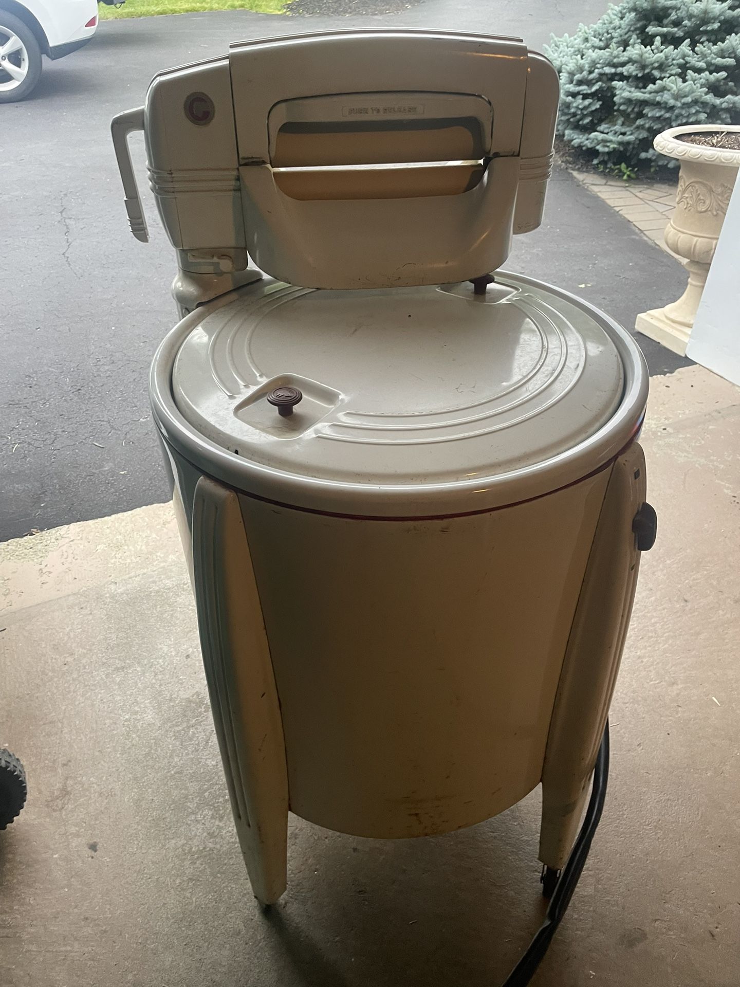 1950s " Speed Queen " Wringer Washer